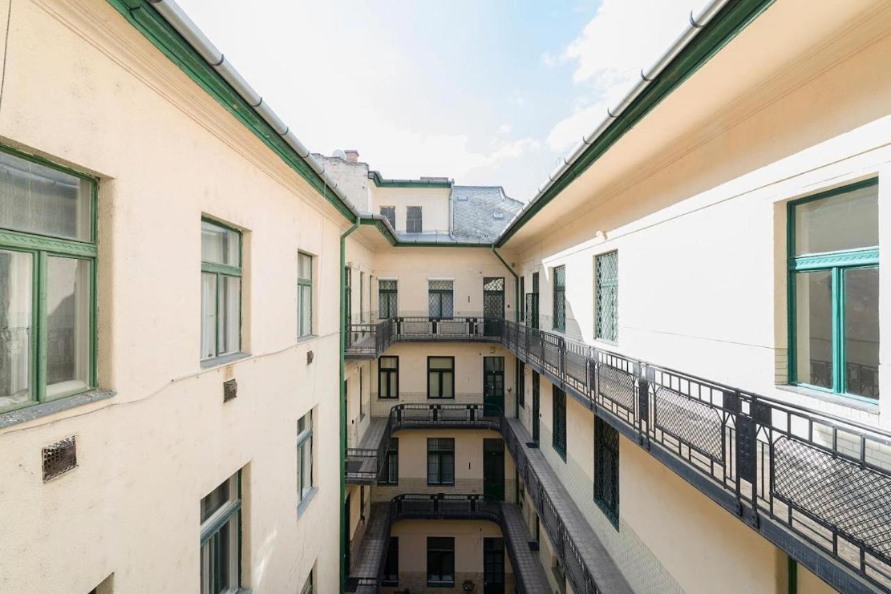 Vaci Street Apartments ブダペスト エクステリア 写真